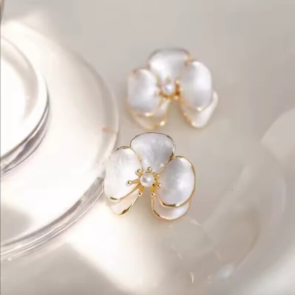 Anthro Red Blue Enamel Pansy Flower Stud Earrings Women Five Petals Crystal Pin - Picture 6 of 16